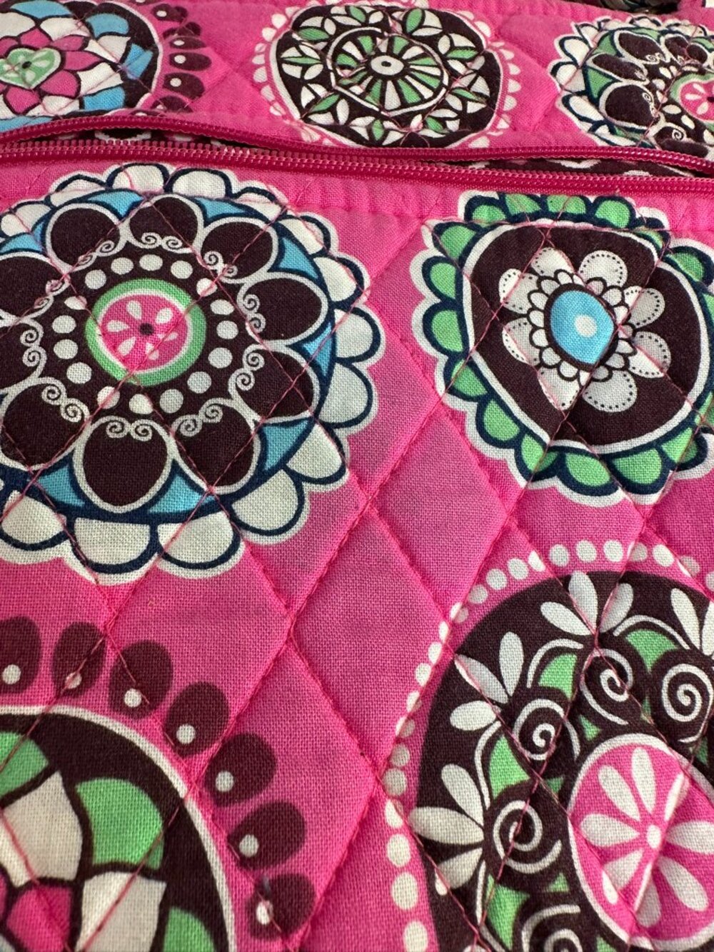 Vera Bradley Hipster Crossbody Cupcakes Pink Retired Pattern - Picture 6 of 8